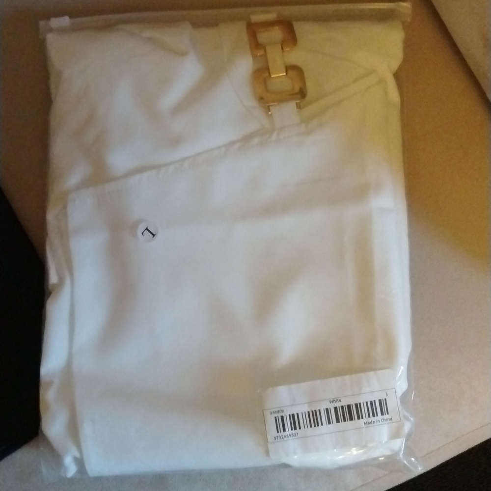 🤍NWT WHITE DRESS W/ GOLD HARDWARE🤍 - Picture 3 of 4